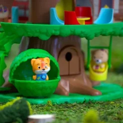 Hot Fat Brain Toys Timber Tots Tree House